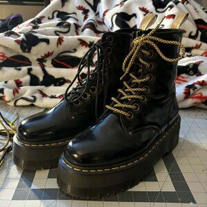 Dr Martens Jadon MAX vegan size 11 women/size 10 men